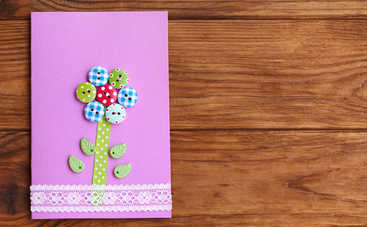 Для мамы: делаем открытку из деревянных палочек своими руками