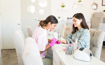 Быть в тренде: стильные варианты маникюра в феврале