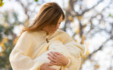 Как кормить грудью в общественных местах