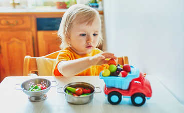 Развитие мелкой моторики: пальчиковые игры для детей от 4 месяцев до 3 лет