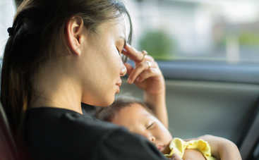 Новоявленная мама попыталась продать своего ребенка другой женщине