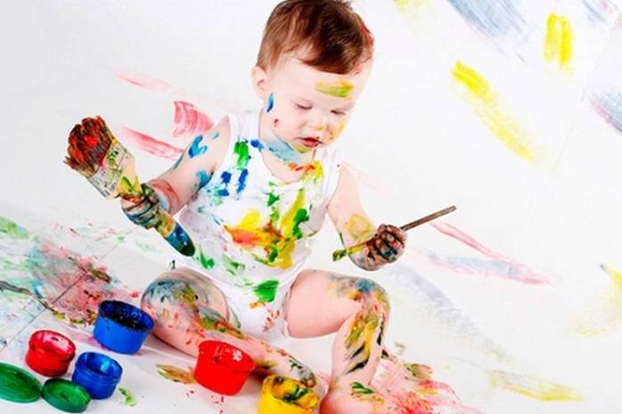 Спасаем одежду малыша: ТОП-3 способа вывести жирное пятно