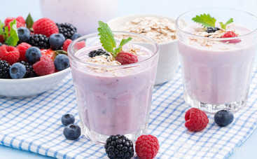 Что приготовить на завтрак школьнику: овсяно-фруктовый смузи