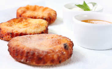 Что приготовить школьнику на завтрак: классические сырники