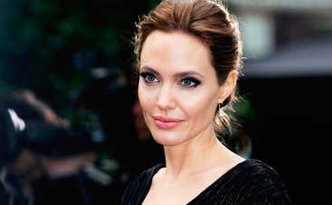 Анджелина Джоли нарушила карантин из-за Брэда Питта