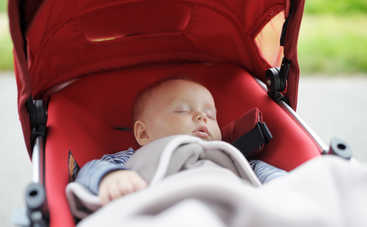 Почему нельзя ничем накрывать коляску летом