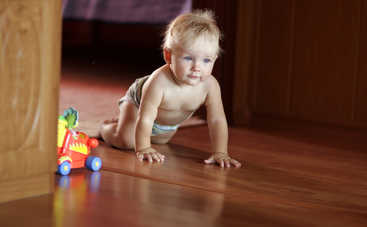 Как научить ребенка ползать: 5 советов
