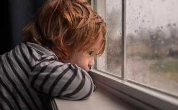 ТОП-5 ранних признаков аутизма у ребенка: не упустите этот момент