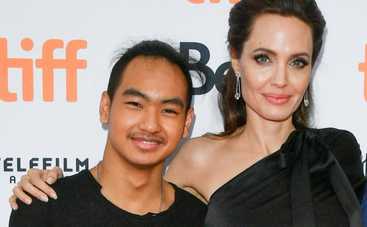 Анджелина Джоли рассказала о возвращении сына домой из-за COVID-19