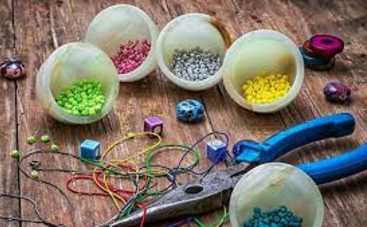 Своими руками: серьги-гвоздики в форме розочек из глины