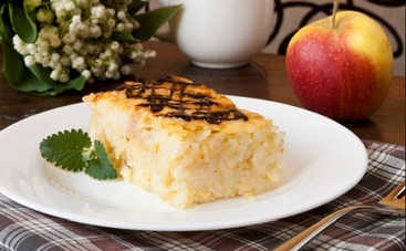 Что приготовить на завтрак: рисовый пудинг с яблоком - рецепт