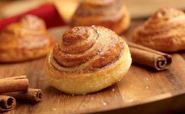 Что приготовить школьнику на завтрак: простые булочки с корицей