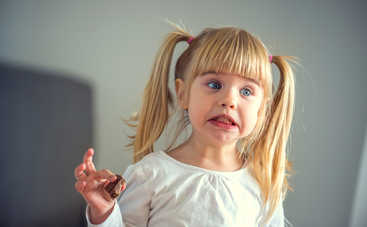 10 смешных фото малышей, которые умело расправляются с любым десертом