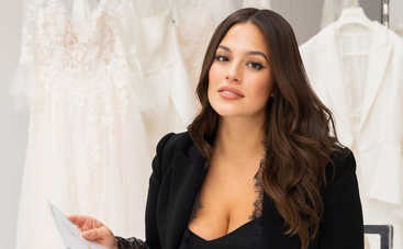 Модель plus-size Эшли Грэм показала, как возвращается в форму после родов