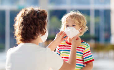 Безопасный карантин: какие части тела не стоит трогать руками?