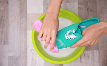 Как правильно дезинфицировать обувь после улицы во время пандемии?