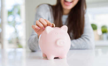 На чем можно и нельзя экономить девушке и женщине?