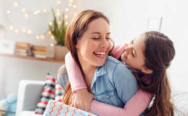 Ніжні привітання мам до Дня матері українською мовою