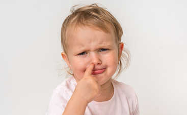 Запах ацетона изо рта у ребенка: что это означает?