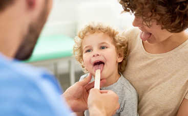 Язвы во рту у ребенка: причины, как лечить