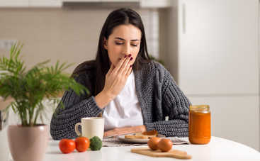 Онколог назвал тип боли в животе, который должен насторожить