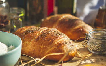 Почему нельзя срезать заплесневелую часть хлеба и съесть остальное?