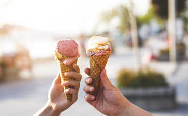 Родителям на заметку: сколько мороженого можно давать детям?