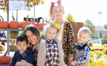 Семья блогеров отказалась от приемного сына