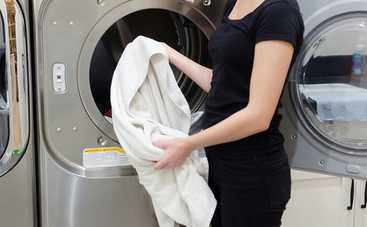Какие вещи, кроме грязной футболки, можно отчистить в стиральной машинке: вы будете удивлены