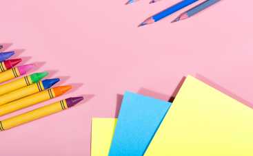 Как сделать цветы из бумажных салфеток: аппликация с детьми