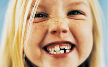 Как правильно выбрать зубную щетку для ребенка: ТОП-4 основных критерия