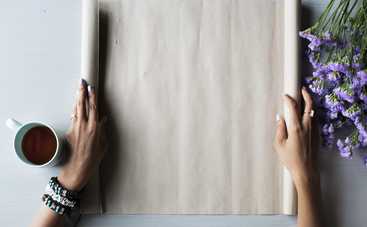 Рукоделие вместе с детьми: как сделать прыгающую лягушку из бумаги