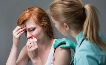 Останавливаем кровь из носа: эту ошибку допускают все