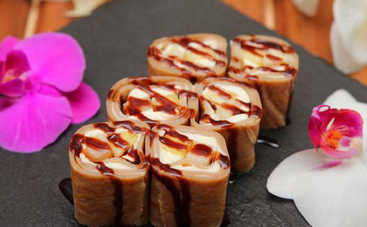 Фруктовые роллы из блинов: рецепт пошагово