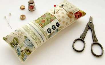 Как сделать подушечку для иголок из синтепона своими руками: пошаговая инструкция