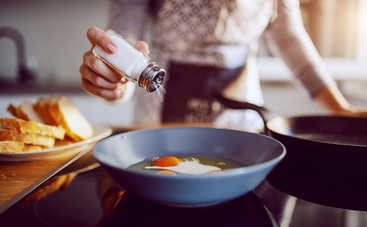 4 признака, что вы едите слишком много соли