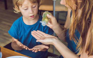 7 cпособов применения антисептика в быту, кроме защиты от бактерий