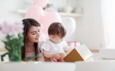 В Украине снова хотят выдавать роженицам бэби-боксы для новорожденных