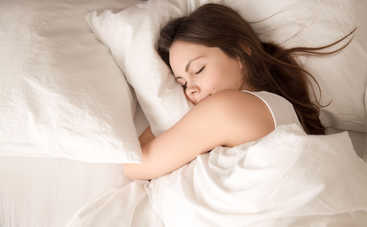 Названа поза для сна, которая вредит здоровью