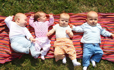 Женщина, родившая четверняшек, рассказала о сложной беременности