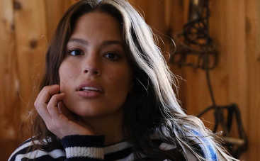 Плюс-сайз-модель Эшли Грэм впервые вышла на подиум после родов