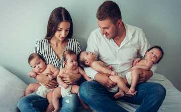 Украинские родители четверняшек рассказали, как справляются с детьми