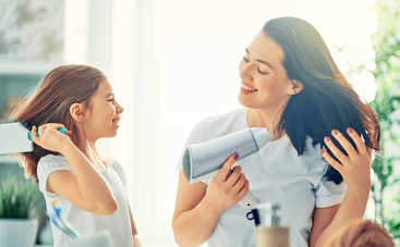 Как нельзя сушить волосы феном: 5 ошибок, которые вредят