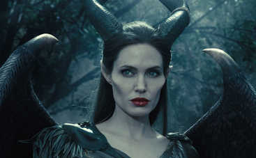 Многодетная мама Анджелина Джоли стала блондинкой