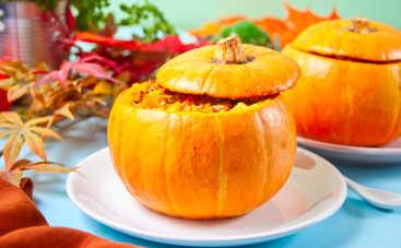 Вкусный Хэллоуин-2020: ароматное жаркое с мясом в тыкве для всей семьи