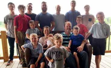 Женщина в США родила дочь после 14 сыновей