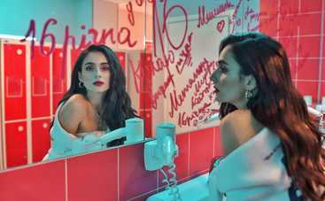 Анна Тринчер призывает подростков говорить на украинском языке