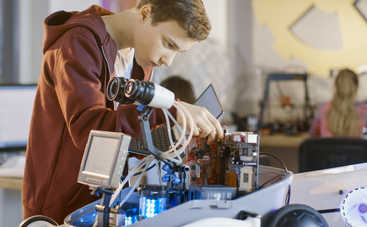Юные изобретатели: в Днепре школьники разработали маску, диагностирующую коронавирус