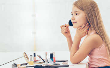 Стоит ли покупать ребенку детскую декоративную косметику?