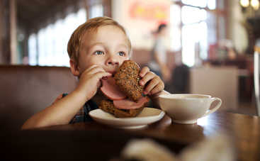 Какую колбасу можно давать детям